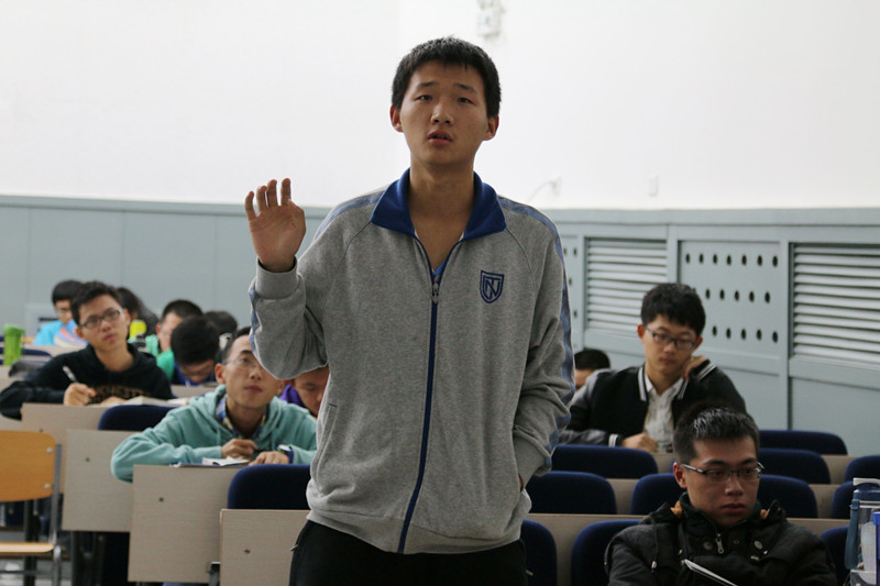 员工向主讲人提问2_副本.jpg